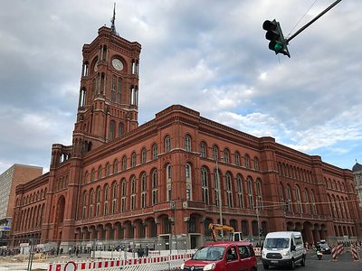 붉은 시청사 (로테스 라트하우스)